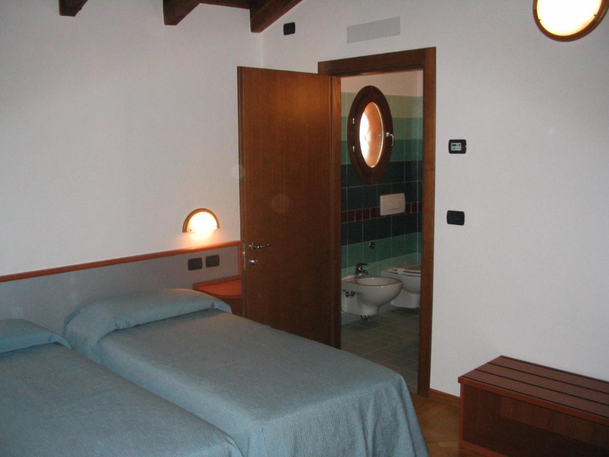 Country House Santa Maria Maddalena Будрио Стая снимка